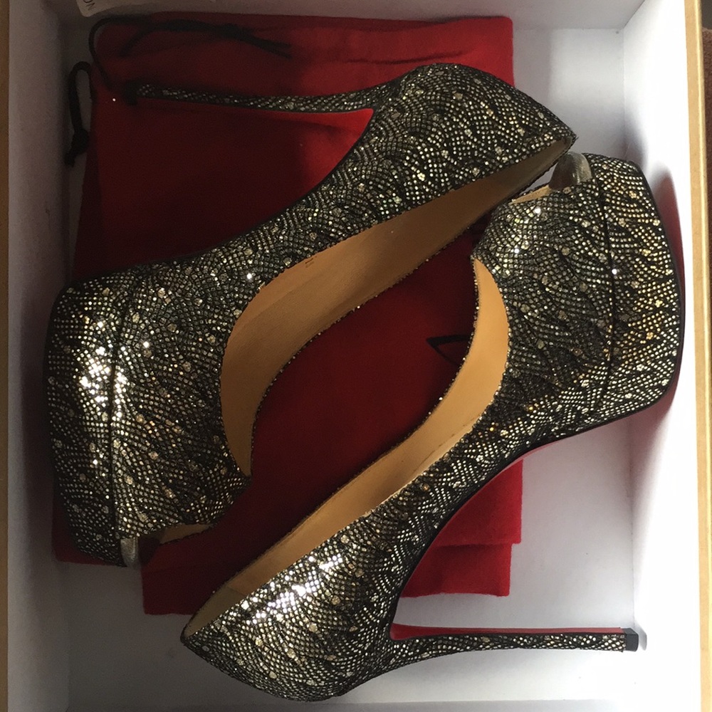 CHRISTIAN LOUBOUTIN Fetish Peep Toe Platform Pump